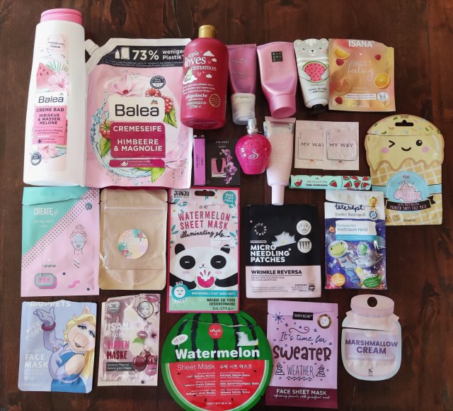 akcja denkowanie! grudzień - kosmetyki w świątecznych opakowaniach i świątecznych kolorach 🎄❄️⛄🎀🎁🎅