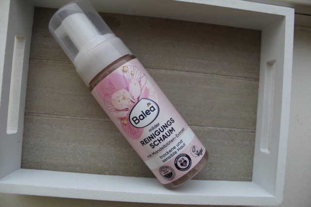 Balea Pianka do mycia twarzy, Wyciąg z kwiatów migdałowca, Skóra sucha i wrażliwa