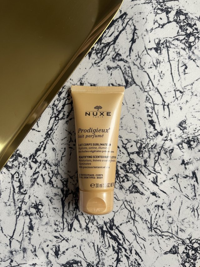 NUXE Balsam do ciała, Prodigieux Lait Parfume