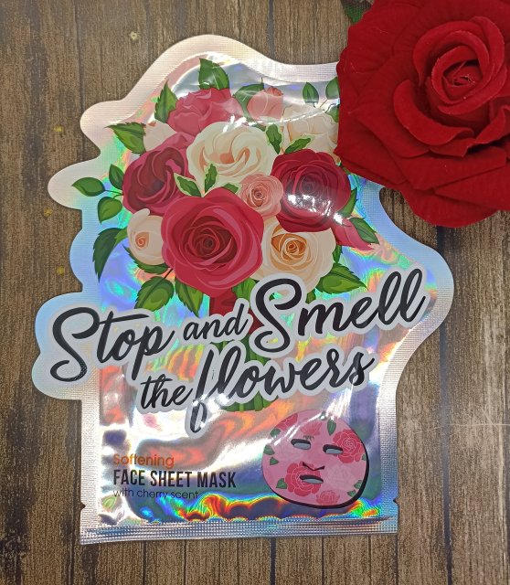 Maxbrands Marketing B.V. Face Sheet Mask, Maseczka do twarzy w płacie, Stop and Smell the Flowers