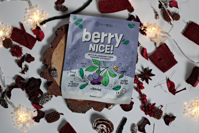 SkinBliss Maska do twarzy w płacie, Berry Nice!, Z wyciągiem z jagód i jogurtem