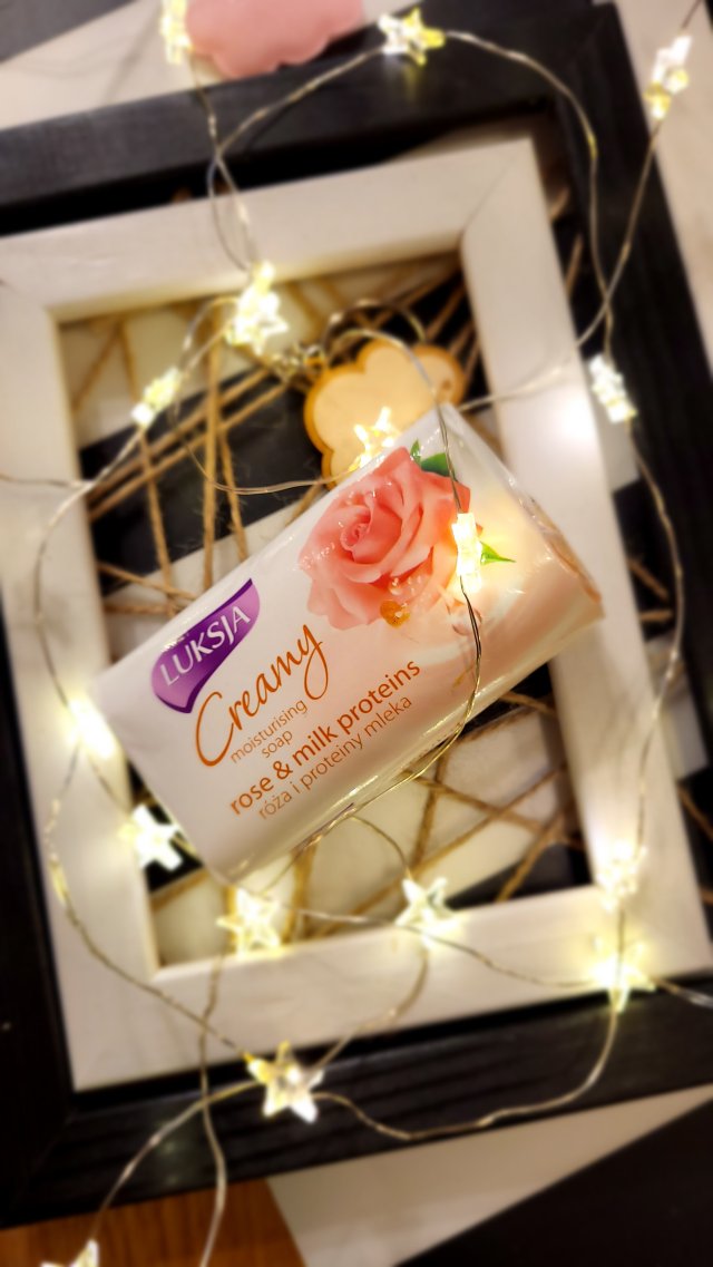 Luksja Creamy, Mydło w kostce, Rose & Milk Proteins