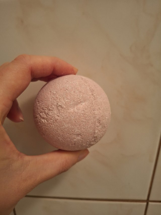 Body Club, Fizzing Bath Bomb (Musująca kula do kąpieli)