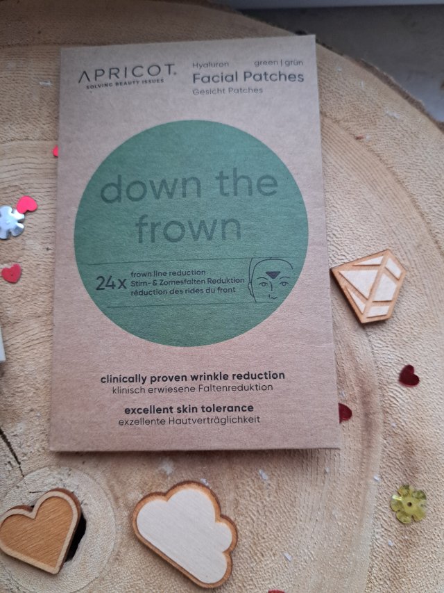 Apricot Down The Frown, Plastry do twarzy na lwią zmarszczkę 