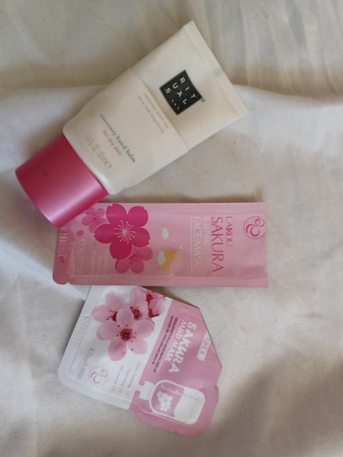 akcja denkowanie! grudzień - kosmetyki w świątecznych opakowaniach i świątecznych kolorach 🎄❄️⛄🎀🎁🎅