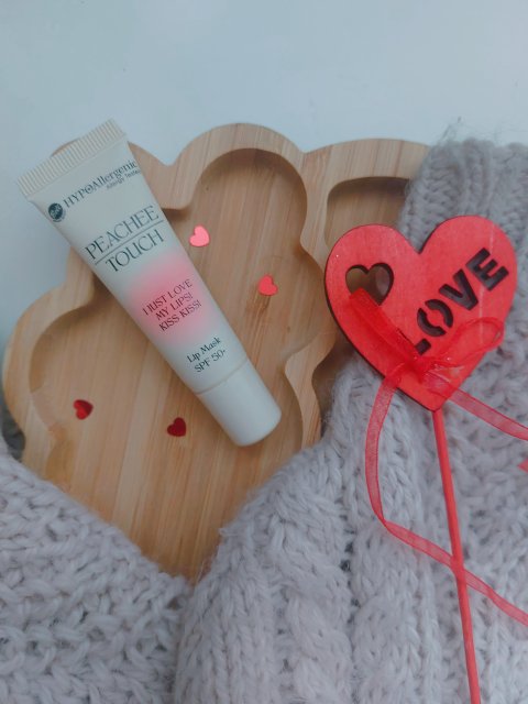 Bell HYPOAllergenic, Peachee Touch Lip Mask, maska do ust z SPF50