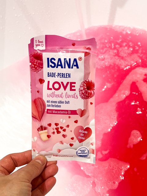 akcja denkowanie! grudzień - kosmetyki w świątecznych opakowaniach i świątecznych kolorach 🎄❄️⛄🎀🎁🎅