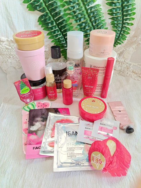 akcja denkowanie! grudzień - kosmetyki w świątecznych opakowaniach i świątecznych kolorach 🎄❄️⛄🎀🎁🎅