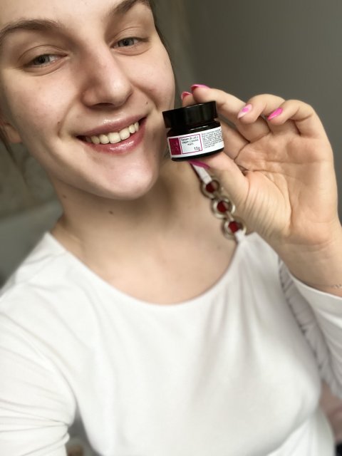 Balsam do ust z pestkami malin 