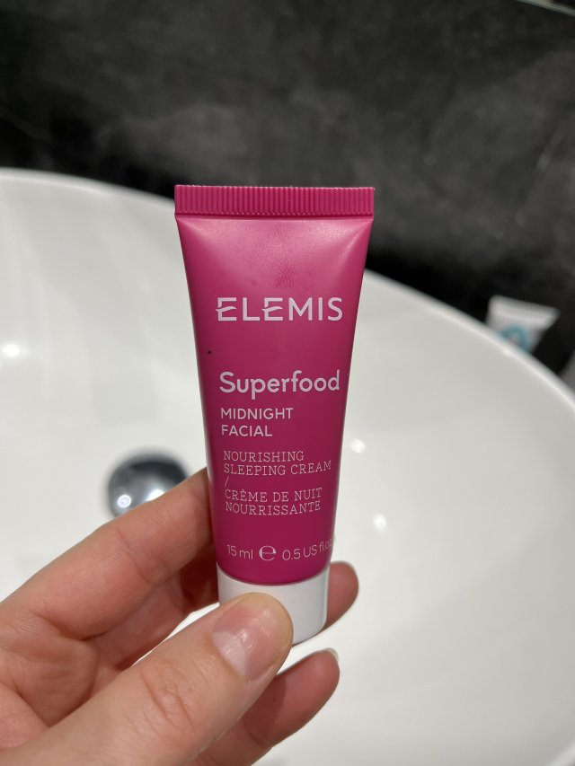 akcja denkowanie! grudzień - kosmetyki w świątecznych opakowaniach i świątecznych kolorach 🎄❄️⛄🎀🎁🎅