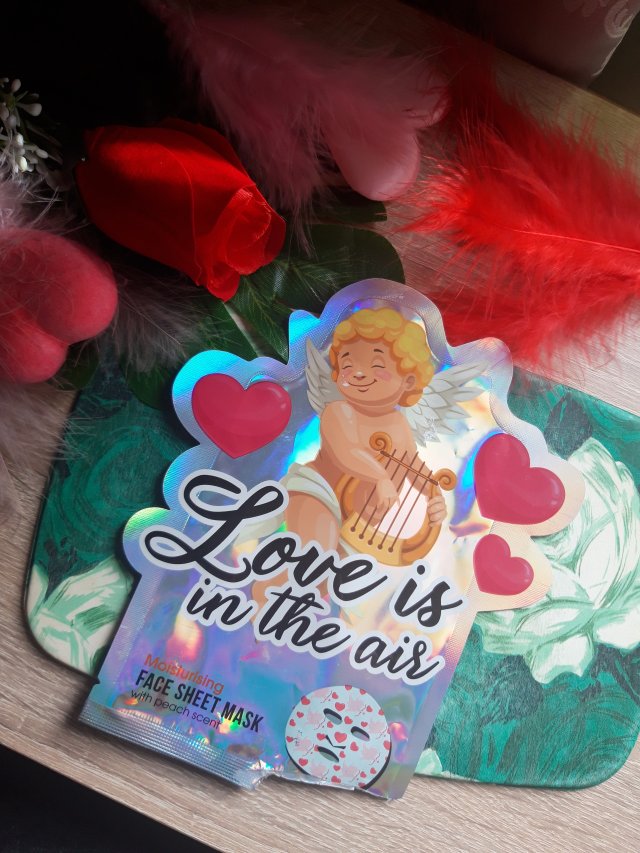 Maxbrands Marketing B.V. Face Sheet Mask, Maseczka do twarzy w płacie, Love is in the Air