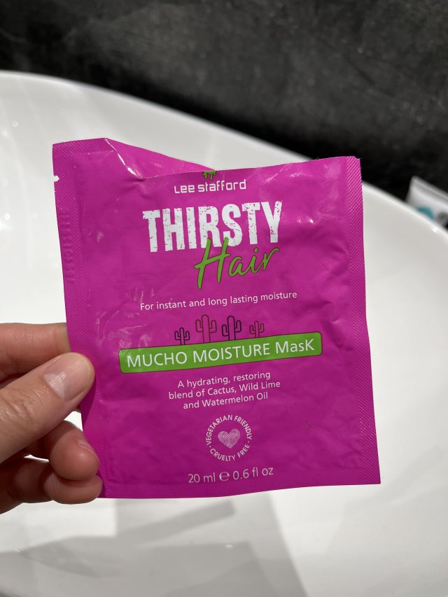 akcja denkowanie! grudzień - kosmetyki w świątecznych opakowaniach i świątecznych kolorach 🎄❄️⛄🎀🎁🎅