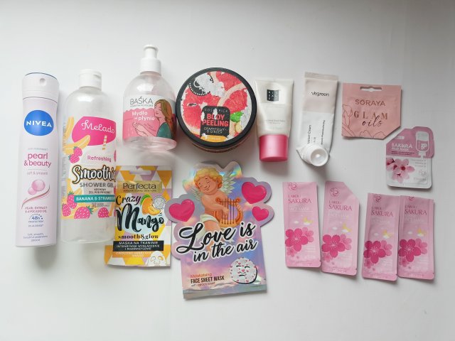 akcja denkowanie! grudzień - kosmetyki w świątecznych opakowaniach i świątecznych kolorach 🎄❄️⛄🎀🎁🎅