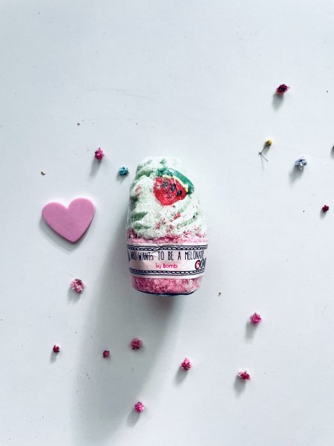 Denkowanie część druga :) Grudzień, kosmetyki w świątecznych opakowaniach lub w świątecznych kolorach: czerwonym, zielonym i złotym 