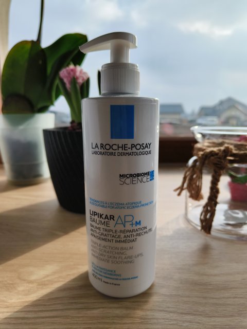 La Roche Posay Lipikar Baume, AP + M, Balsam do ciała, Regenerujący, O potrójnym działaniu przeciw swędzeniu, przeciw nawracającej suchości