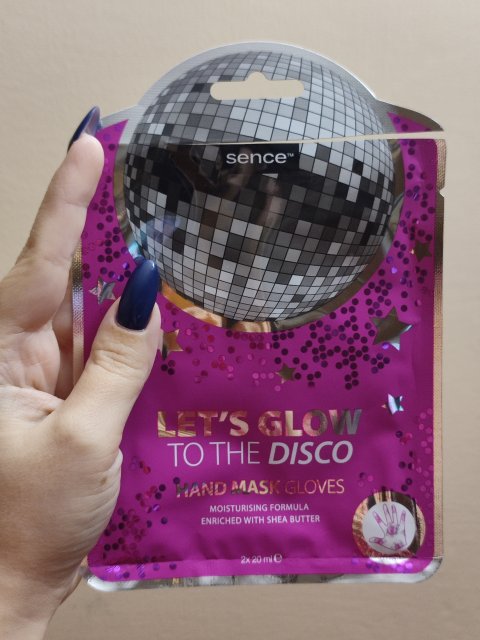 Denkowanie część druga :) Grudzień, kosmetyki w świątecznych opakowaniach lub w świątecznych kolorach: czerwonym, zielonym i złotym 