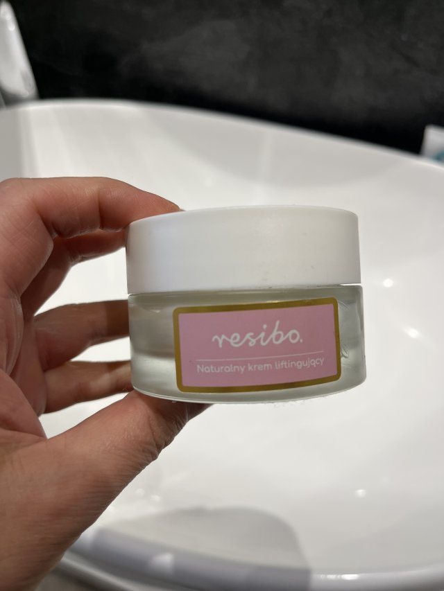 Denkowanie część druga :) Grudzień, kosmetyki w świątecznych opakowaniach lub w świątecznych kolorach: czerwonym, zielonym i złotym 