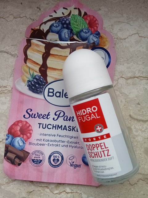 Denkowanie część druga :) Grudzień, kosmetyki w świątecznych opakowaniach lub w świątecznych kolorach: czerwonym, zielonym i złotym 