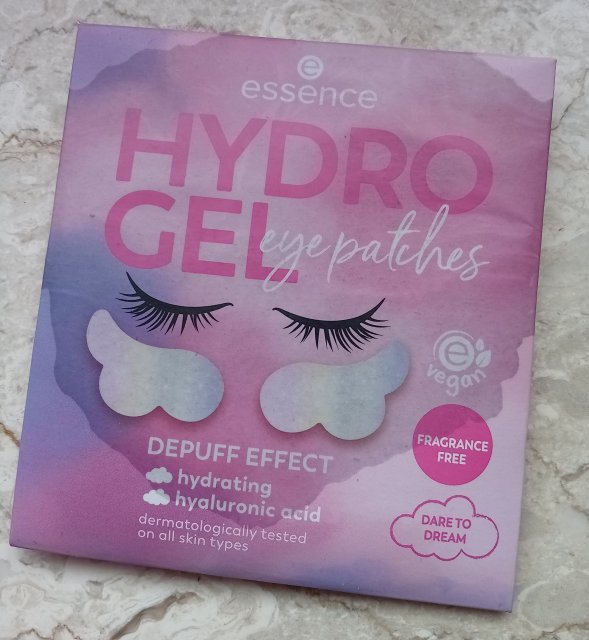 Denkowanie część druga :) Grudzień, kosmetyki w świątecznych opakowaniach lub w świątecznych kolorach: czerwonym, zielonym i złotym 