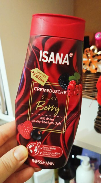 Denkowanie część druga :) Grudzień, kosmetyki w świątecznych opakowaniach lub w świątecznych kolorach: czerwonym, zielonym i złotym 