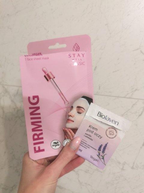 Denkowanie część druga :) Grudzień, kosmetyki w świątecznych opakowaniach lub w świątecznych kolorach: czerwonym, zielonym i złotym 