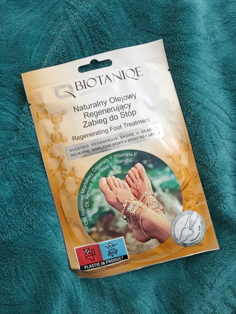 Biotaniqe Naturalny olejowy regenerujący zabieg do stóp 