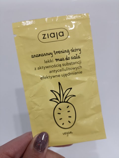 Ziaja Ananasowy trening skóry, Mus do ciała, Lekki, Z aktywnością substancji antycellulitowych