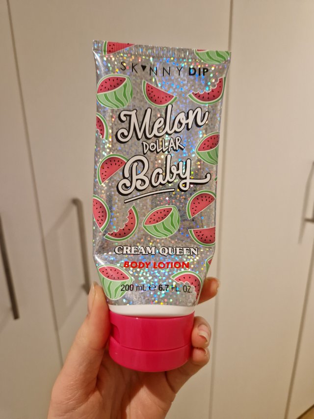 Denkowanie część druga :) Grudzień, kosmetyki w świątecznych opakowaniach lub w świątecznych kolorach: czerwonym, zielonym i złotym 