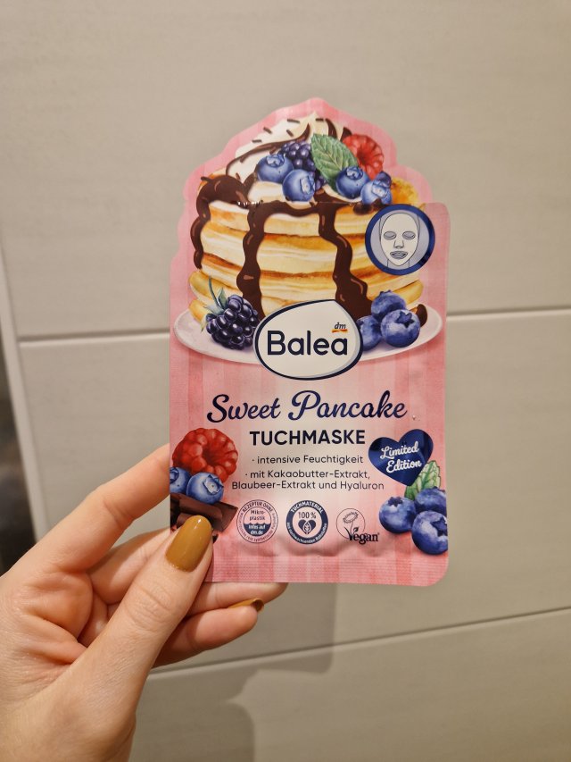 Denkowanie część druga :) Grudzień, kosmetyki w świątecznych opakowaniach lub w świątecznych kolorach: czerwonym, zielonym i złotym 