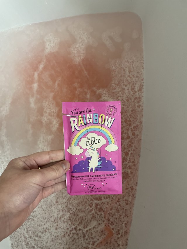 Denkowanie część druga :) Grudzień, kosmetyki w świątecznych opakowaniach lub w świątecznych kolorach: czerwonym, zielonym i złotym 