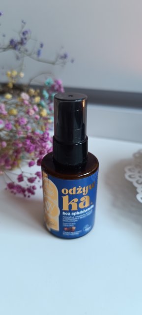 OnlyBio Hair in Balance, Odżywka do włosów w sprayu, Bez spłukiwania, E. Wedel, Inspirowana zapachem czekolady Mocno Mlecznej z orzechami laskowymi