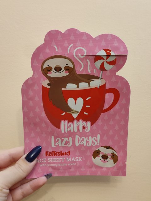 Denkowanie część druga :) Grudzień, kosmetyki w świątecznych opakowaniach lub w świątecznych kolorach: czerwonym, zielonym i złotym 