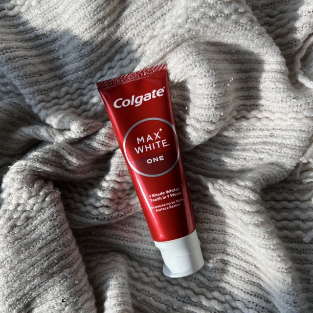 Colgate Pasta do zębów, Max White, One