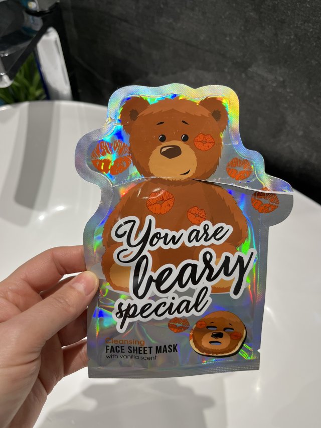 Denkowanie część druga :) Grudzień, kosmetyki w świątecznych opakowaniach lub w świątecznych kolorach: czerwonym, zielonym i złotym 