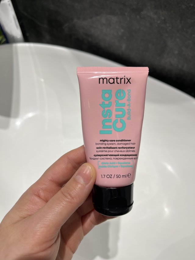 Denkowanie część druga :) Grudzień, kosmetyki w świątecznych opakowaniach lub w świątecznych kolorach: czerwonym, zielonym i złotym 