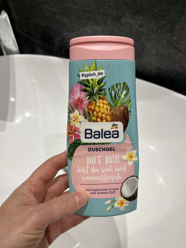 Denkowanie część druga :) Grudzień, kosmetyki w świątecznych opakowaniach lub w świątecznych kolorach: czerwonym, zielonym i złotym 