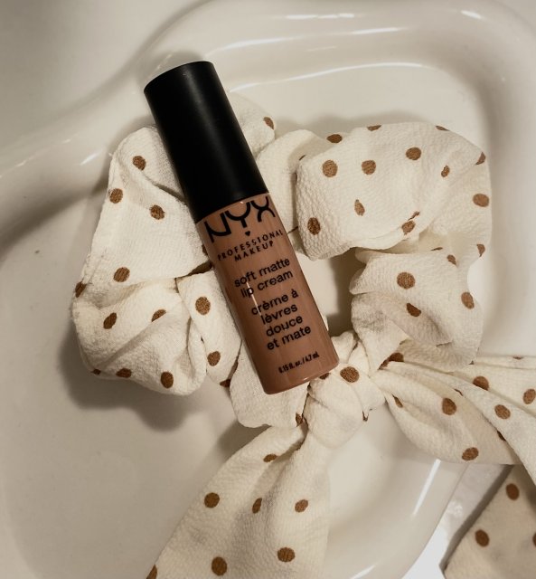 NYX Soft Matte Lip Cream, Pomadka do ust w płynie, Kolor Stockholm