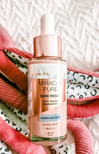 Max Factor Miracle Pure, Podkład-serum do twarzy, Skin Reset, 2in1, nr 10-30 Fair