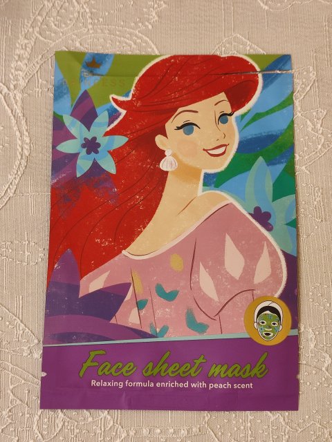 Denkowanie część druga :) Grudzień, kosmetyki w świątecznych opakowaniach lub w świątecznych kolorach: czerwonym, zielonym i złotym 