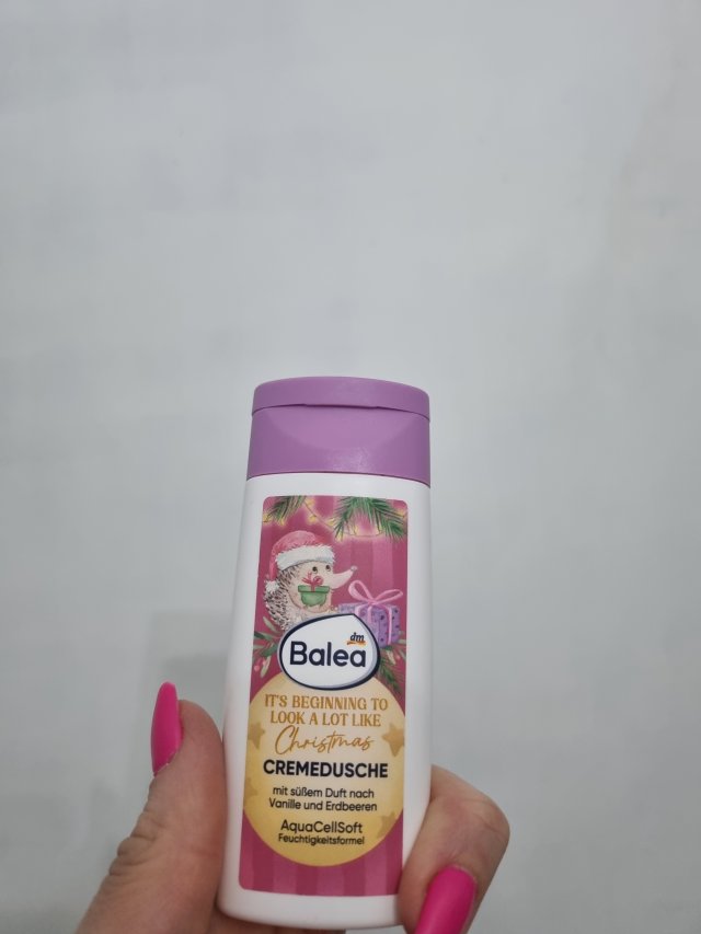 Denkowanie część druga :) Grudzień, kosmetyki w świątecznych opakowaniach lub w świątecznych kolorach: czerwonym, zielonym i złotym 