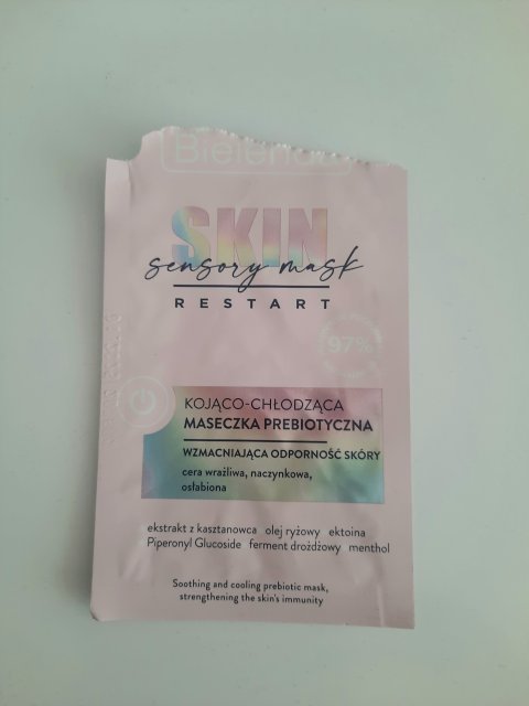 Denkowanie część druga :) Grudzień, kosmetyki w świątecznych opakowaniach lub w świątecznych kolorach: czerwonym, zielonym i złotym 