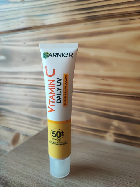 Garnier Skin Naturals, Vitamin C, SPF50+, Fluid rozświetlający, Invisible