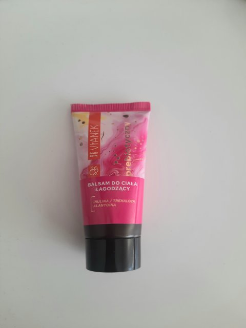 Denkowanie część druga :) Grudzień, kosmetyki w świątecznych opakowaniach lub w świątecznych kolorach: czerwonym, zielonym i złotym 