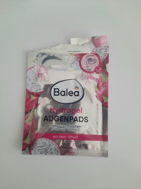 Denkowanie część druga :) Grudzień, kosmetyki w świątecznych opakowaniach lub w świątecznych kolorach: czerwonym, zielonym i złotym 