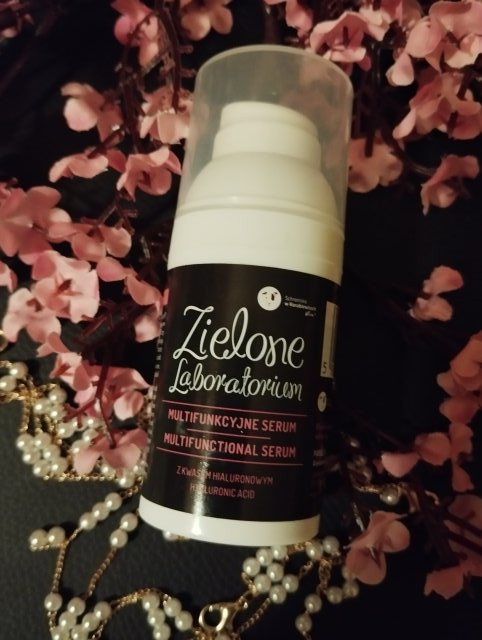 Zielone Laboratorium Serum do twarzy, Multifunkcyjne, Z kwasem hialuronowym