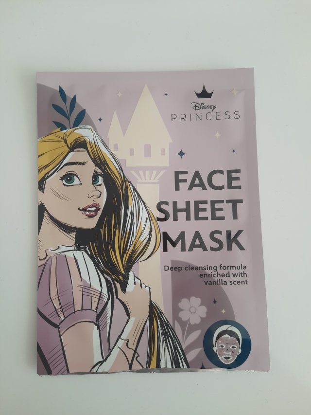 Denkowanie część druga :) Grudzień, kosmetyki w świątecznych opakowaniach lub w świątecznych kolorach: czerwonym, zielonym i złotym 