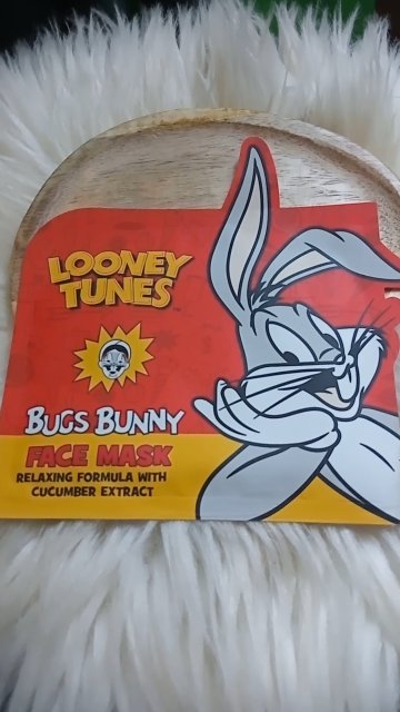 Topbrands Europe B.V. Looney Tunes, Maska do twarzy w płacie, Bugs Bunny, Cucumber Extract