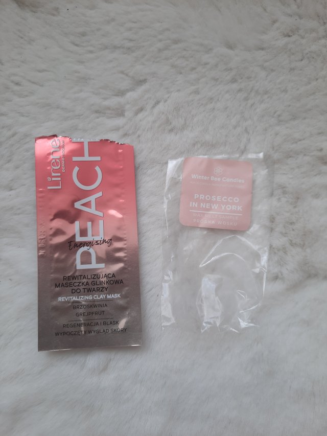 Denkowanie część druga :) Grudzień, kosmetyki w świątecznych opakowaniach lub w świątecznych kolorach: czerwonym, zielonym i złotym 