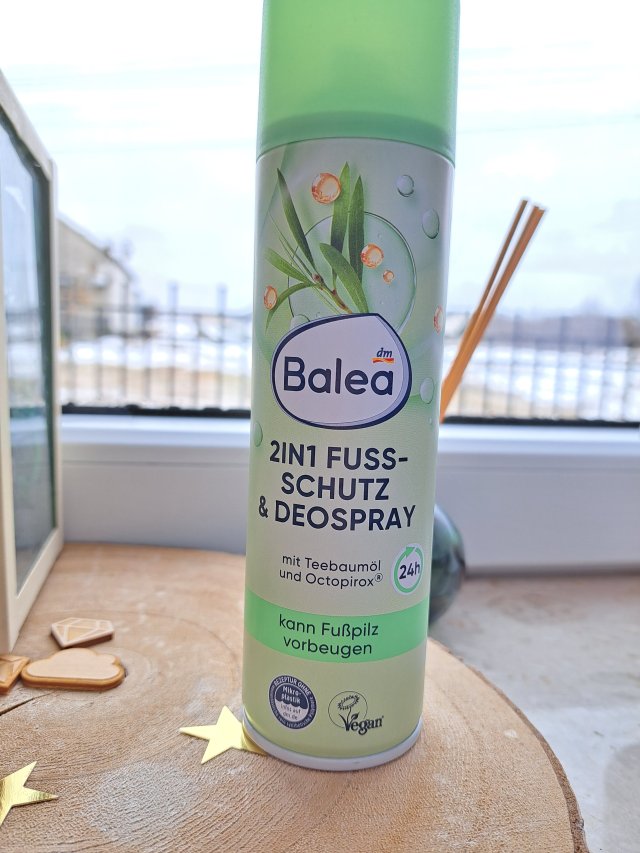 Balea Spray ochronny i dezodoryzujący do stóp 2w1, olejek herbaciany i octopirox