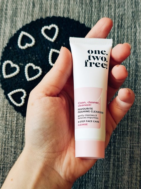 Pianka oczyszczająca do twarzy 